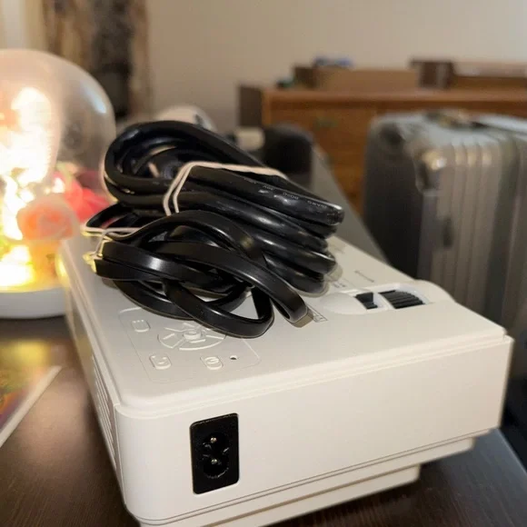 Compact White Projector - Picture 3 of 4